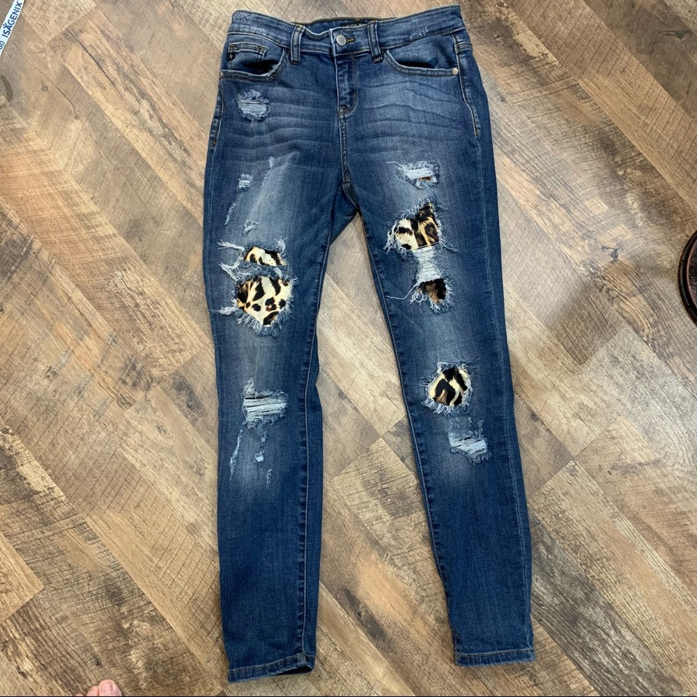 Judy Blue Skinny Mid Rise Jeans Distressed with Leopard print patches